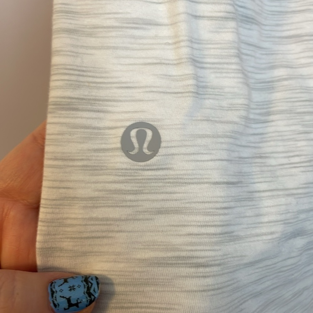 Lululemon Love Tank Pleated in Ice Gray color size 6-8 - Picture 10 of 15